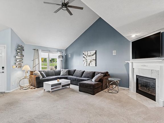 5th image of 595 Beechwood Ct