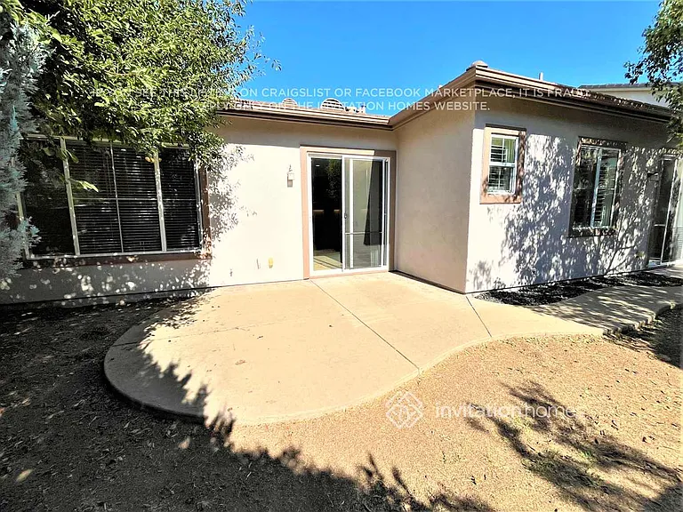 1118 Lawrence Ln — Photo 9
