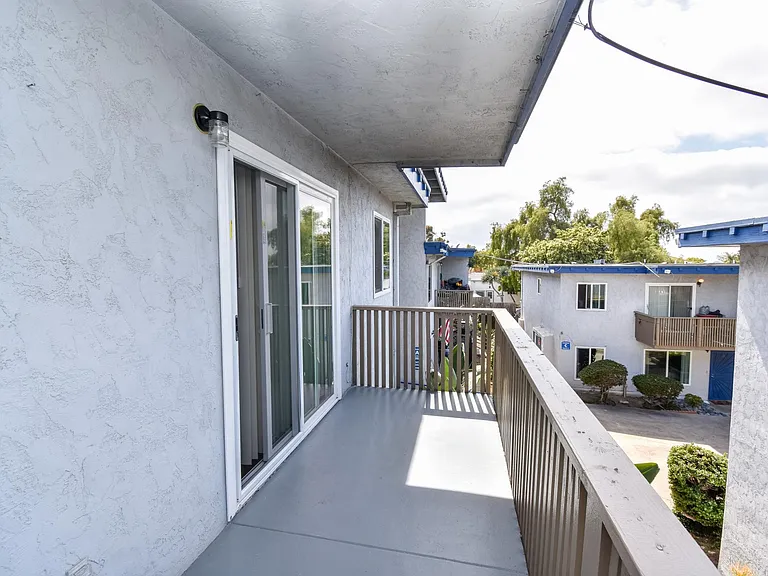 Megan Court Apartments — Photo 41
