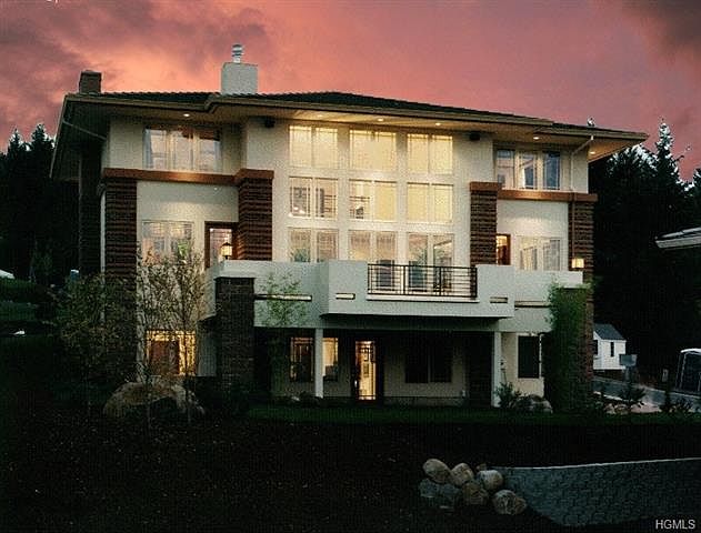 1st image of 11 Fairlawn Ave #A