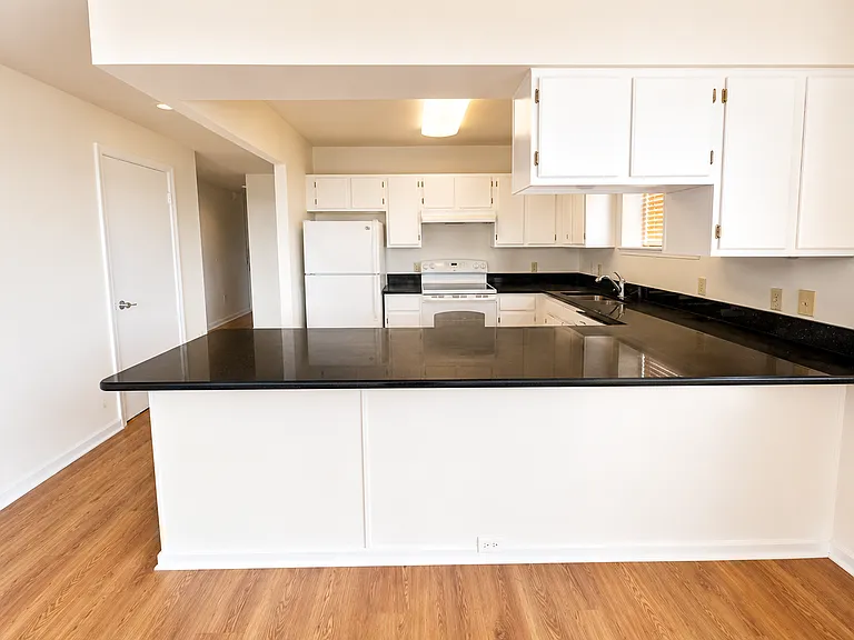1251 Banks Aly NW #6 — Photo 7