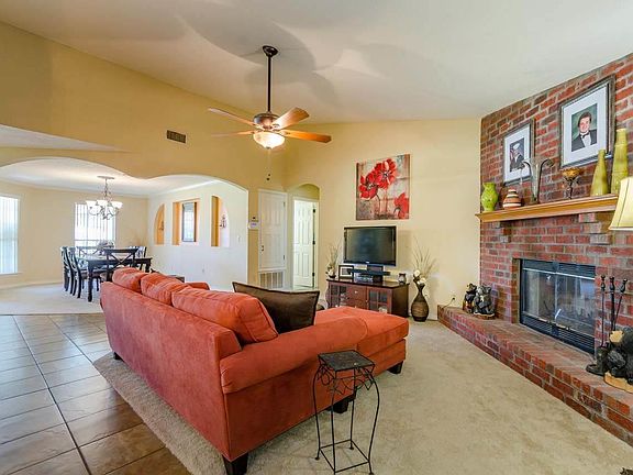 2nd image of 1001 Big Oak Ln