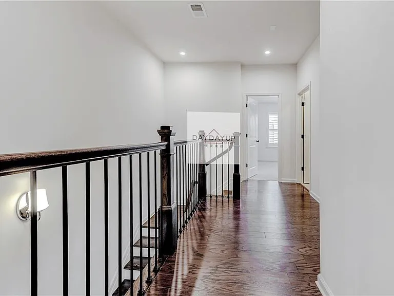 16 Lochurst Ln — Photo 11