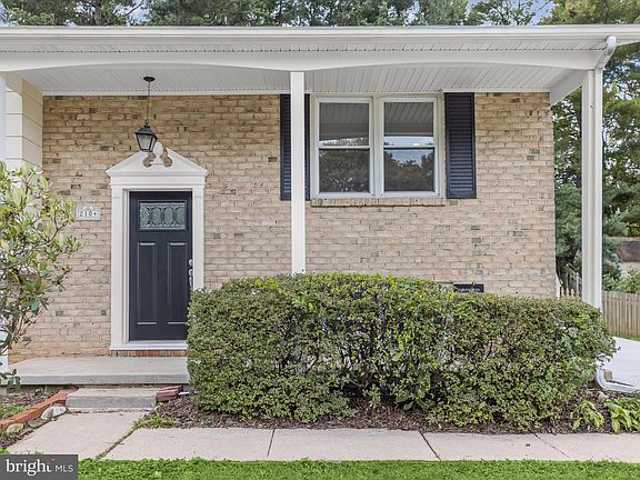 3rd image of 2104 Cameron Ct