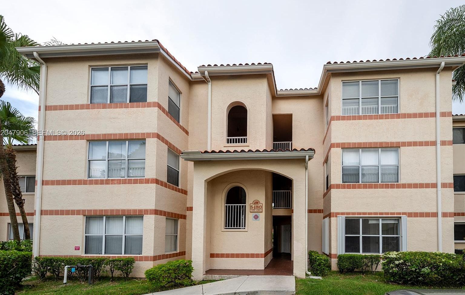 3480 Pinewalk Dr N APT 116