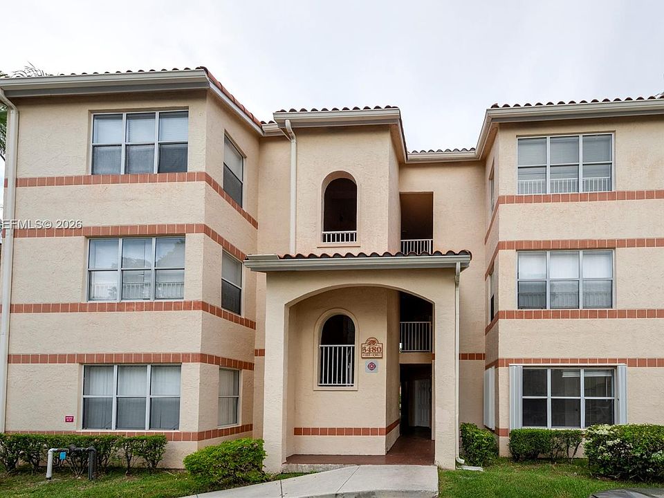 1st image of 3480 Pinewalk Dr N APT 116