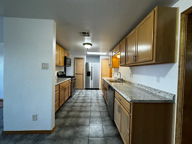 908 Faye Pl NE — Photo 5