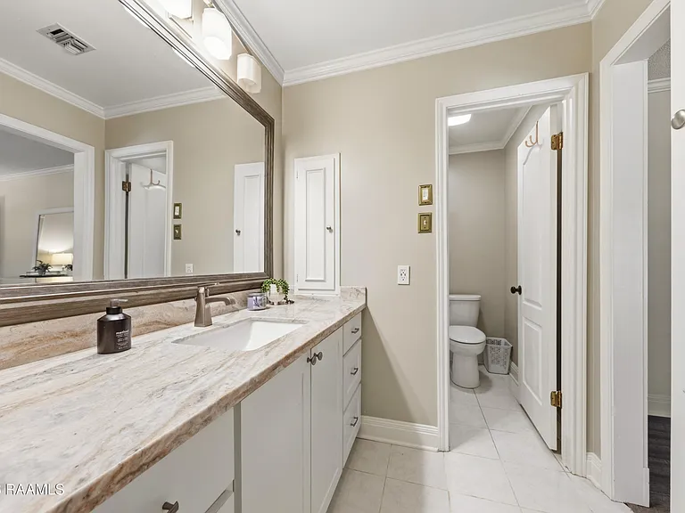 304 Renwood Cir — Photo 15