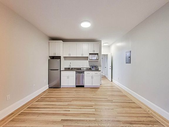 3rd image of 818 61st St #E