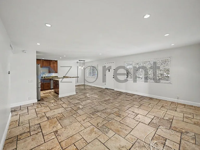 1701 Anacapa St #30 — Photo 8