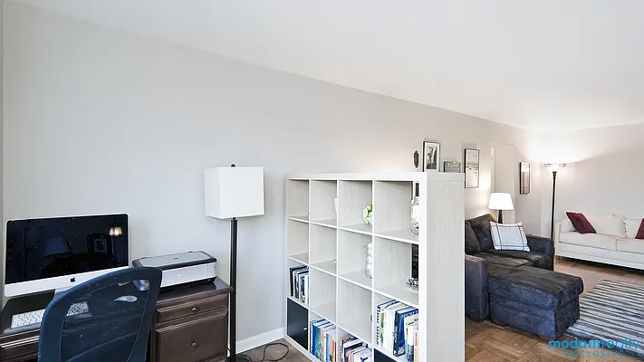 Sold by Moda Realty | media 20