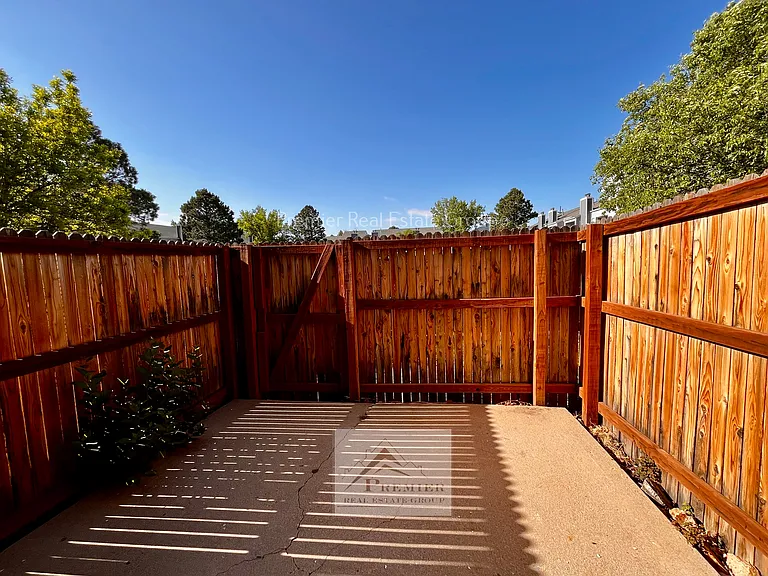 918 London Green Way — Photo 15