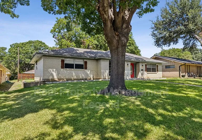 13425 Janwood Ln — Photo 2