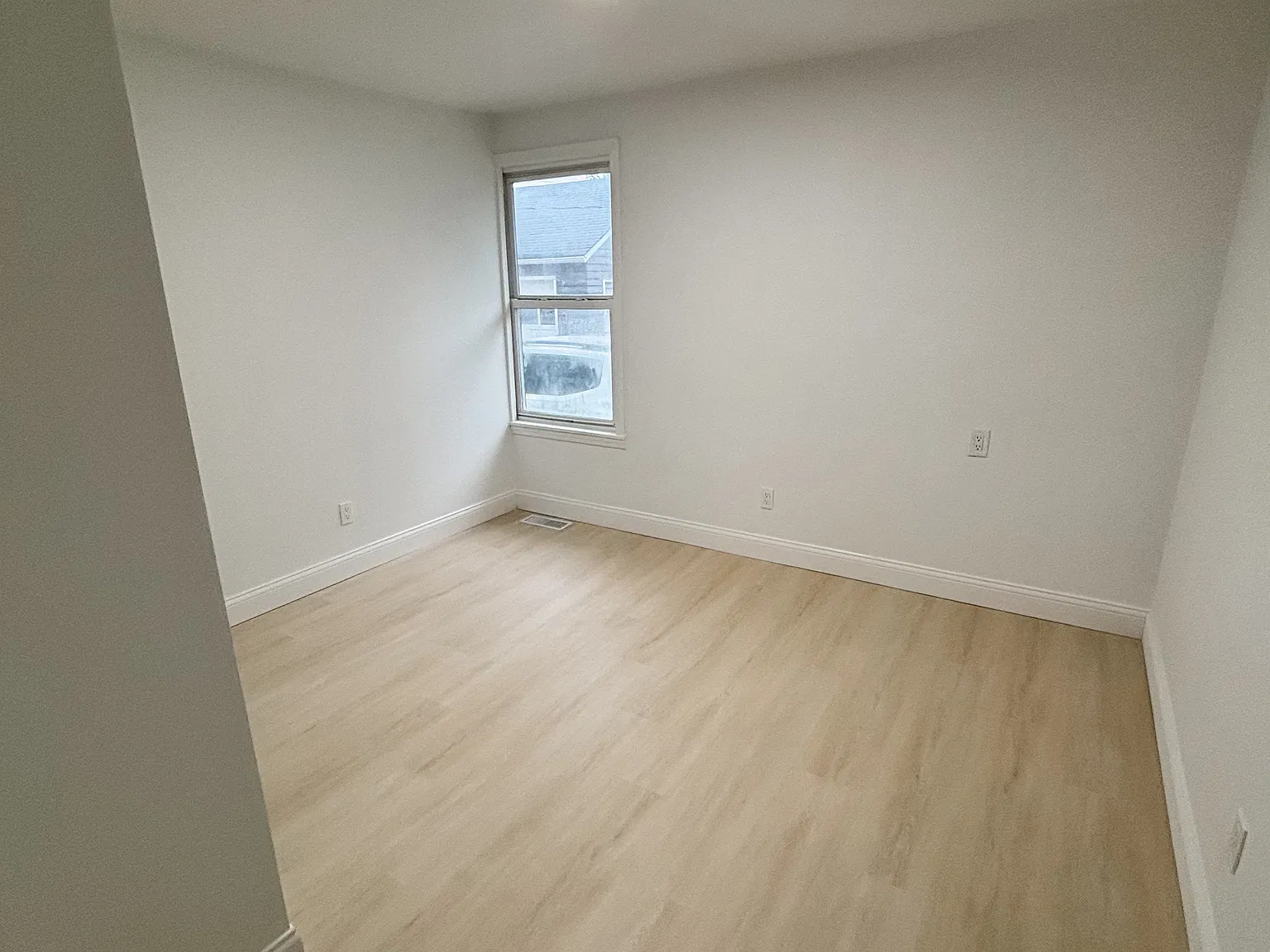 3 bed, 1008 sqft, $1,450 — Photo 4