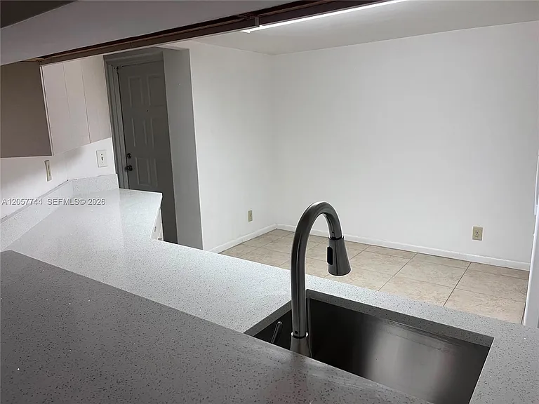 9777 Westview Dr #1121 — Photo 5