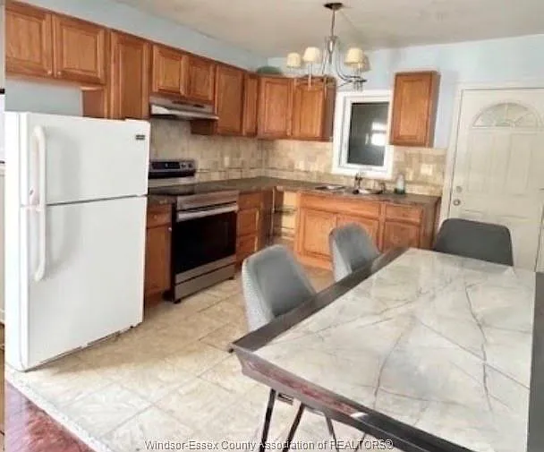 3 bed, $1,450 — Photo 2