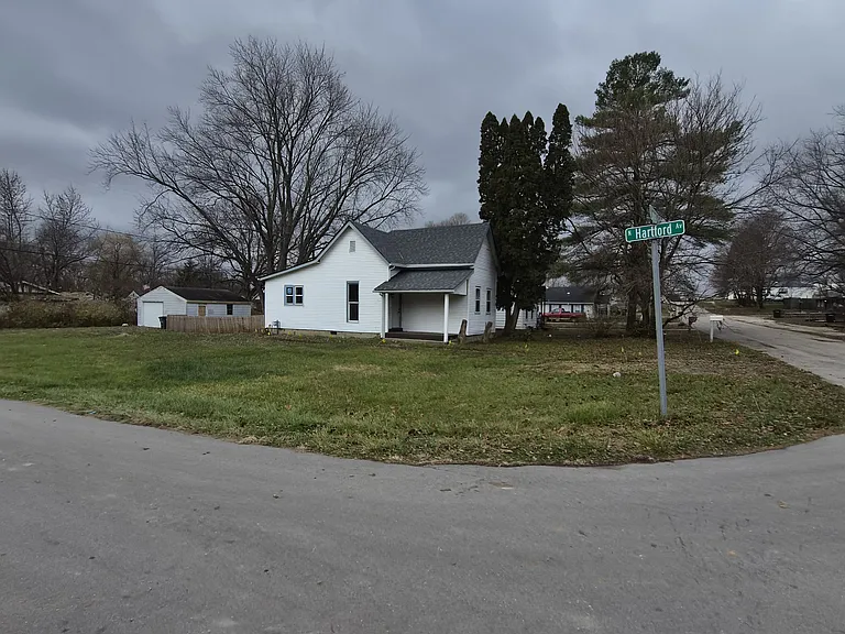 1729 E Cornell Ave — Photo 10