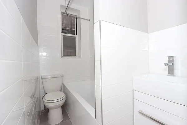 Rented by Nooklyn NYC LLC | media 32