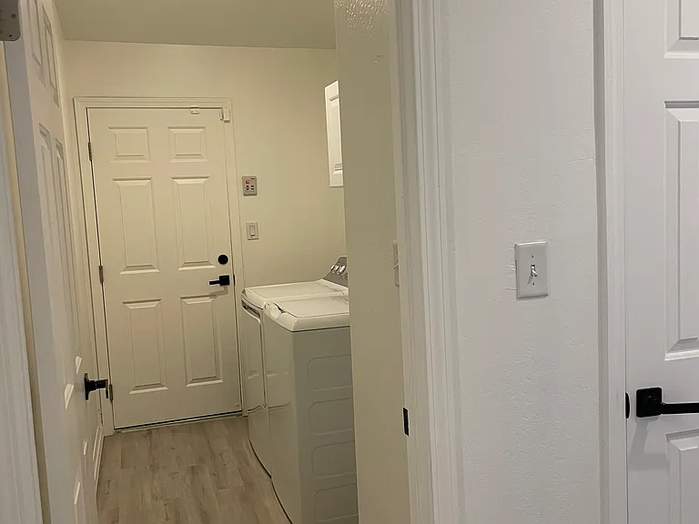 713 Salazar Ave — Photo 6