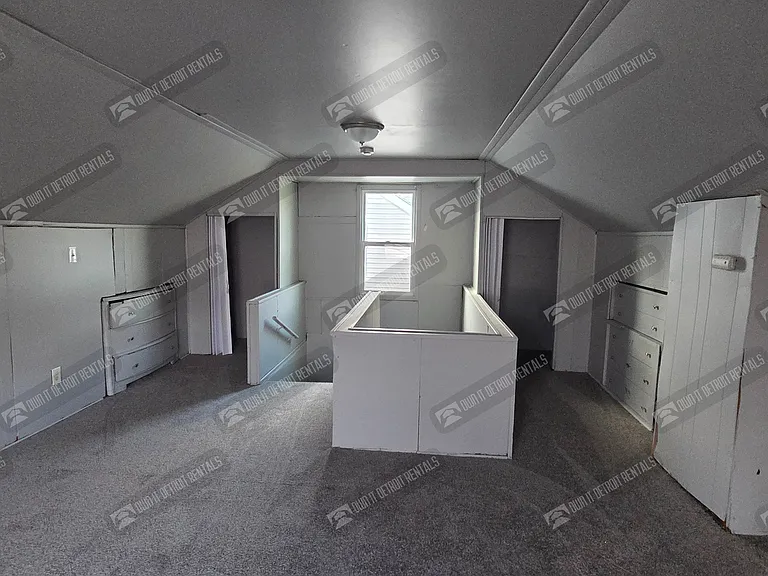 12217 Plainview Ave — Photo 15