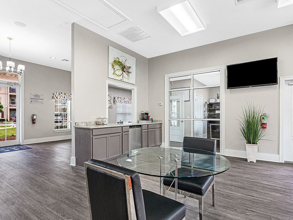 Leasing office and resident clubhouse