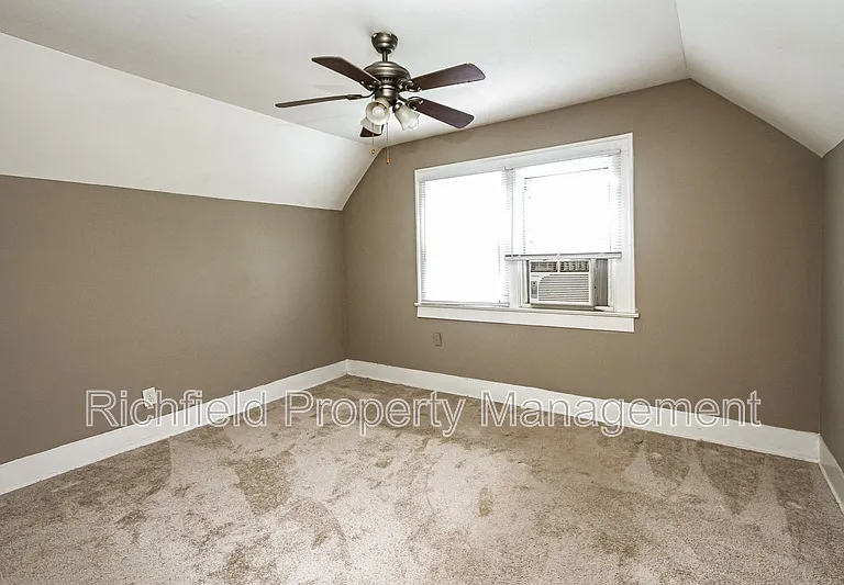 1723 Laurel St — Photo 14