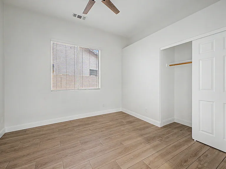 S McClelland Dr — Photo 26