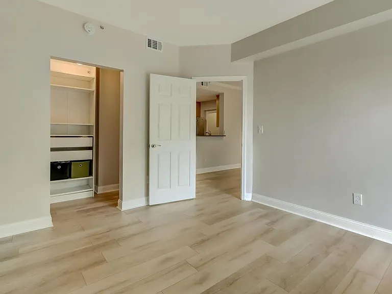 1074 Peachtree Walk NE #B222 — Photo 13