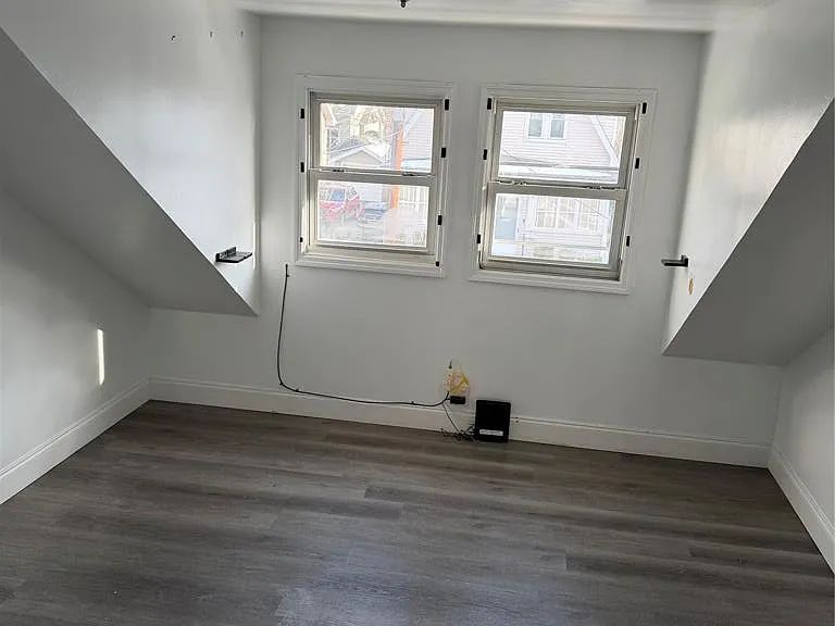 47 N 17th St — Photo 20