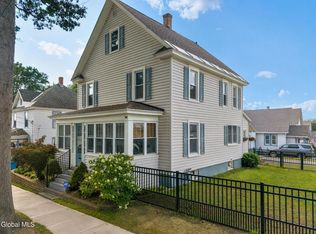 23 Vanwyck St, Gloversville, NY 12078