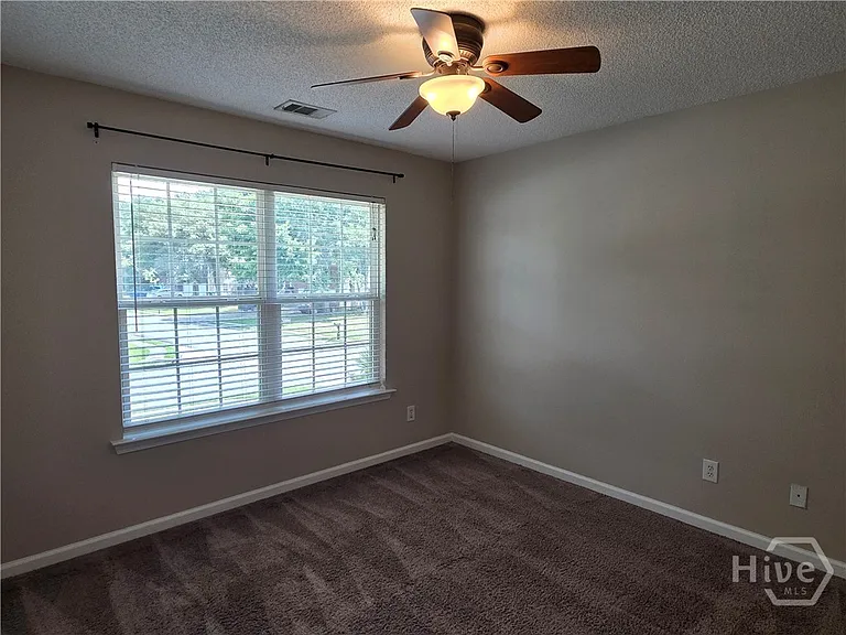 301 Aspen Dr — Photo 17