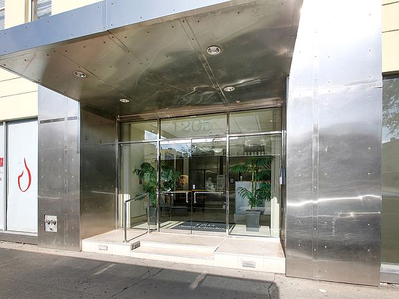 2nd image of 1205 St Charles Ave APT 515