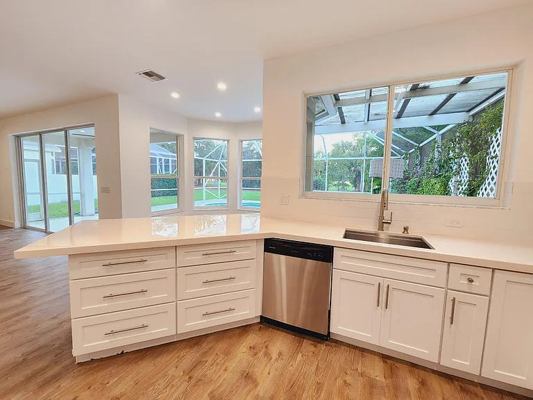 15188 Oak Chase Ct — Photo 16