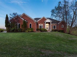 1015 Canyon Rd, New Albany, IN 47150