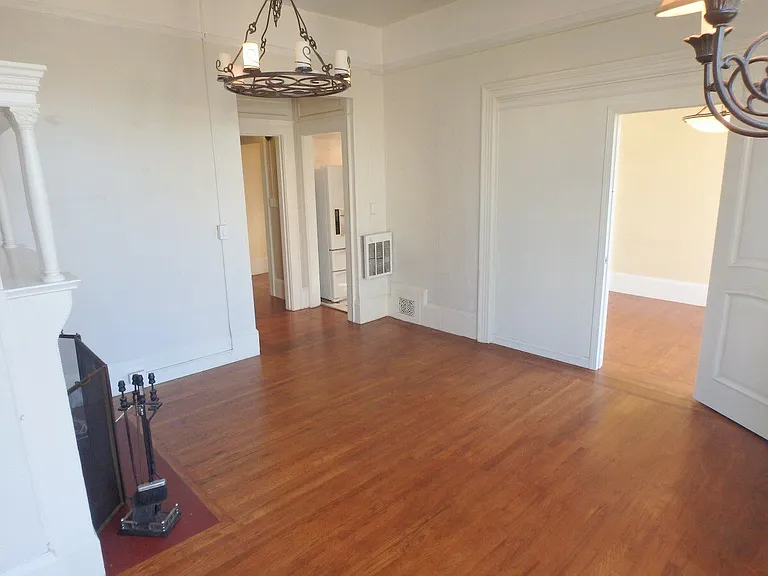 1809 Broadway #3 — Photo 3