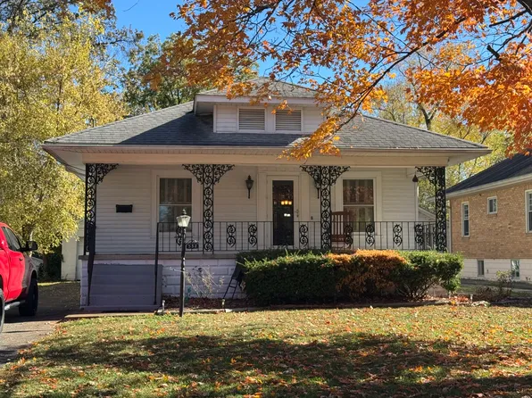 532 N Washington St, Cisne, IL 62823