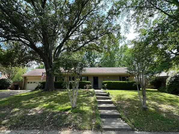 108 Manchester Rd, Hattiesburg, MS 39402