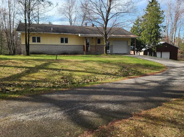1090 Oakridge Dr, Alpena, MI 49707