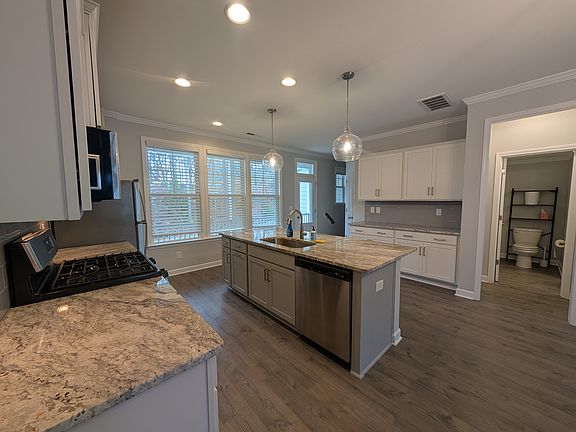 5th image of 116 Etteinne Garden Ln