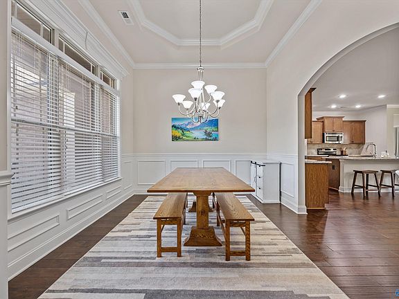 4th image of 203 Blackwood Dr NW