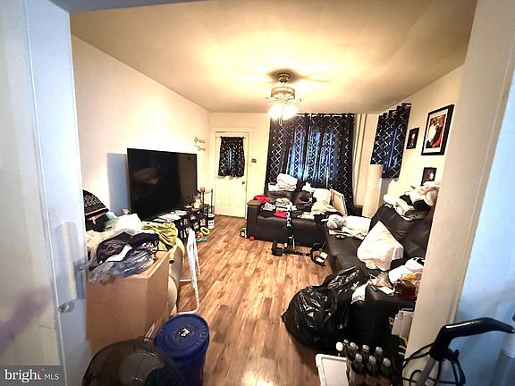 2nd image of 441 Nichols St