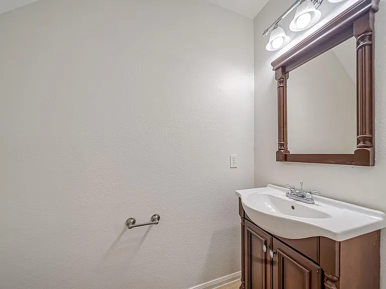 18439 Sunrise Oaks Ct — Photo 13