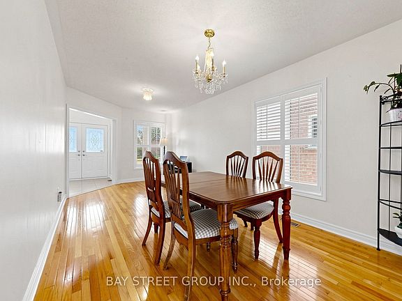 5th image of 37 Bayswater Ave