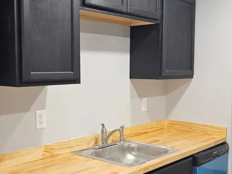 158 Cliff St — Photo 4