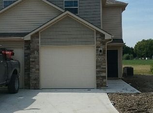 21608 Westover Ct, Peculiar, MO 64078