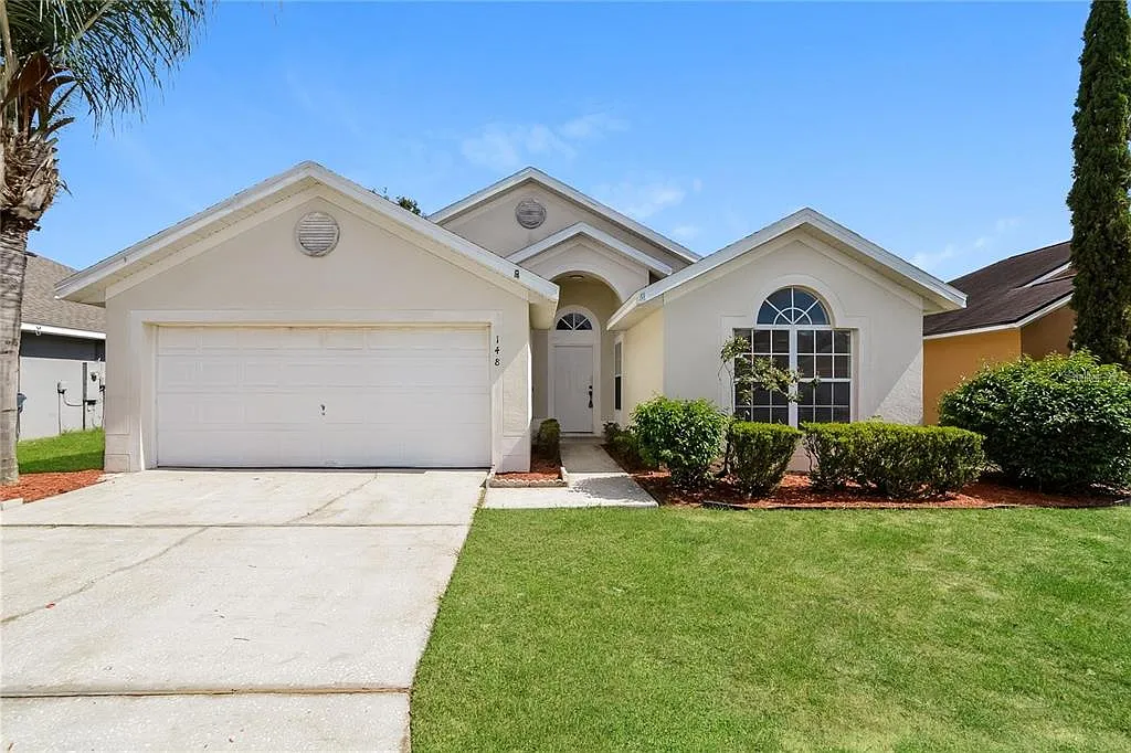 4 bed, 2.0 bath, 1661 sqft, $2,495 — Photo 1