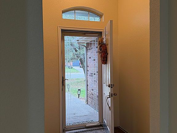 2nd image of 420 Stirling Rd