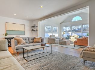 2976 Summervale Ln, Bloomfield Hills, MI 48301