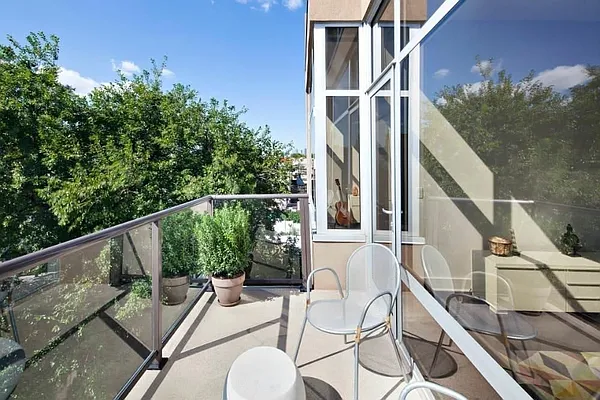 Rented by Bold New York | media 6