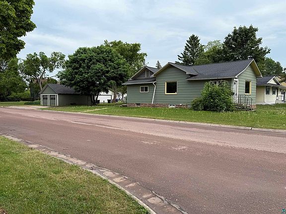 3rd image of 1100 6th Ave W